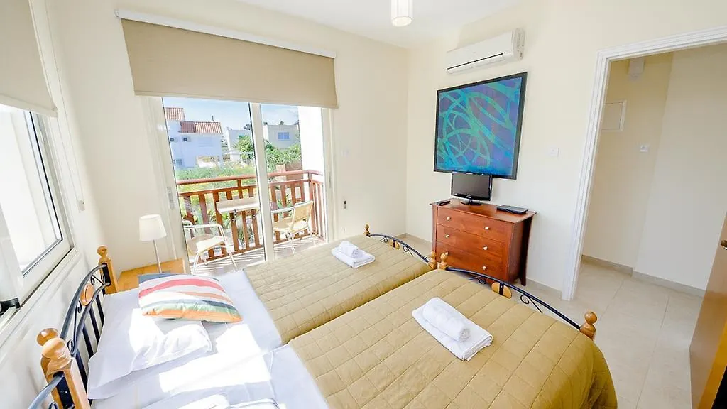 Kapparis Holiday Villa 018